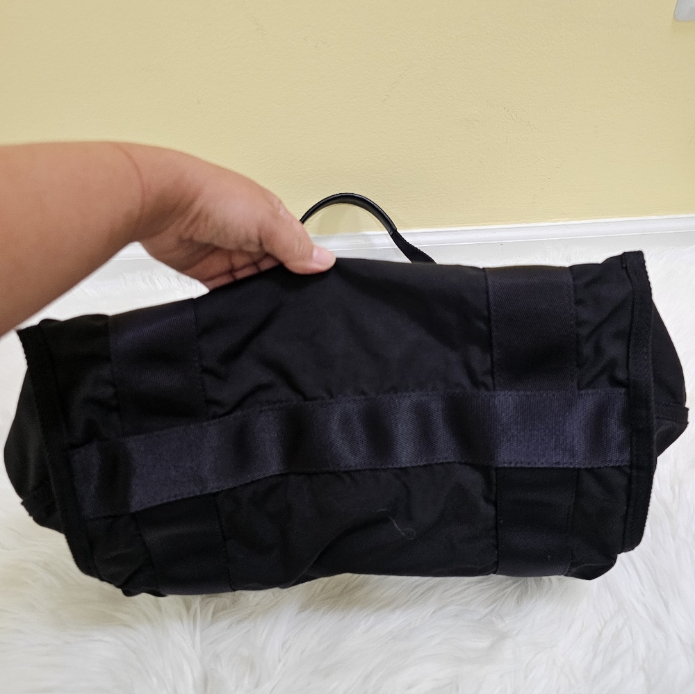 THE MARC JACOBS Logo Canvas Tote - Picture 8 of 17